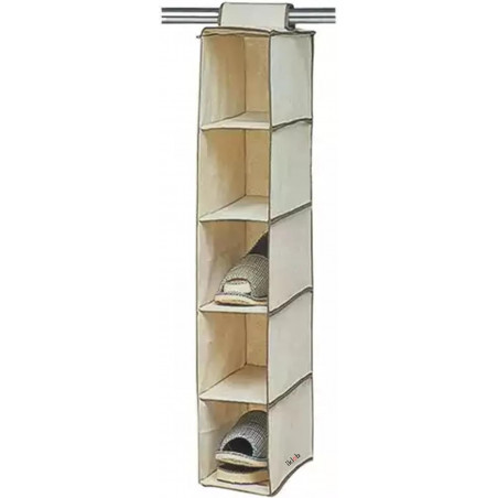 Organizador de zapatos colgante de tela beige con 5 compartimentos instalado en una barra de armario